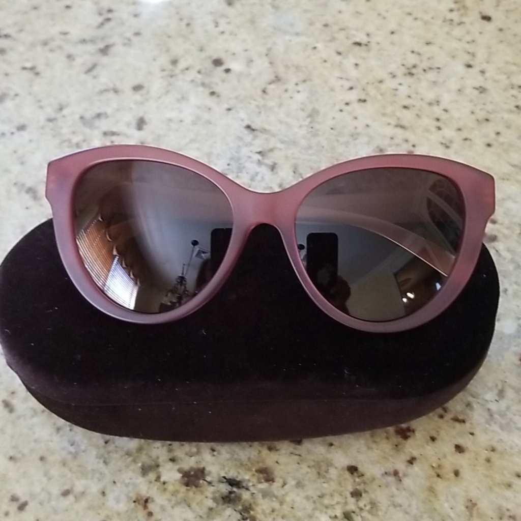 New And Authentic Burberry Sunglasses B4230